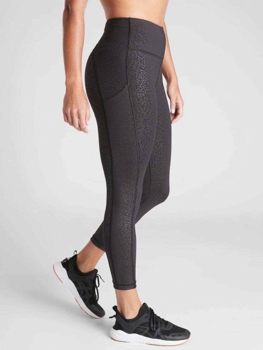 Athleta Ultimate Stash Pocket Embossed 7/8 Leggings Black Leopard Print XS